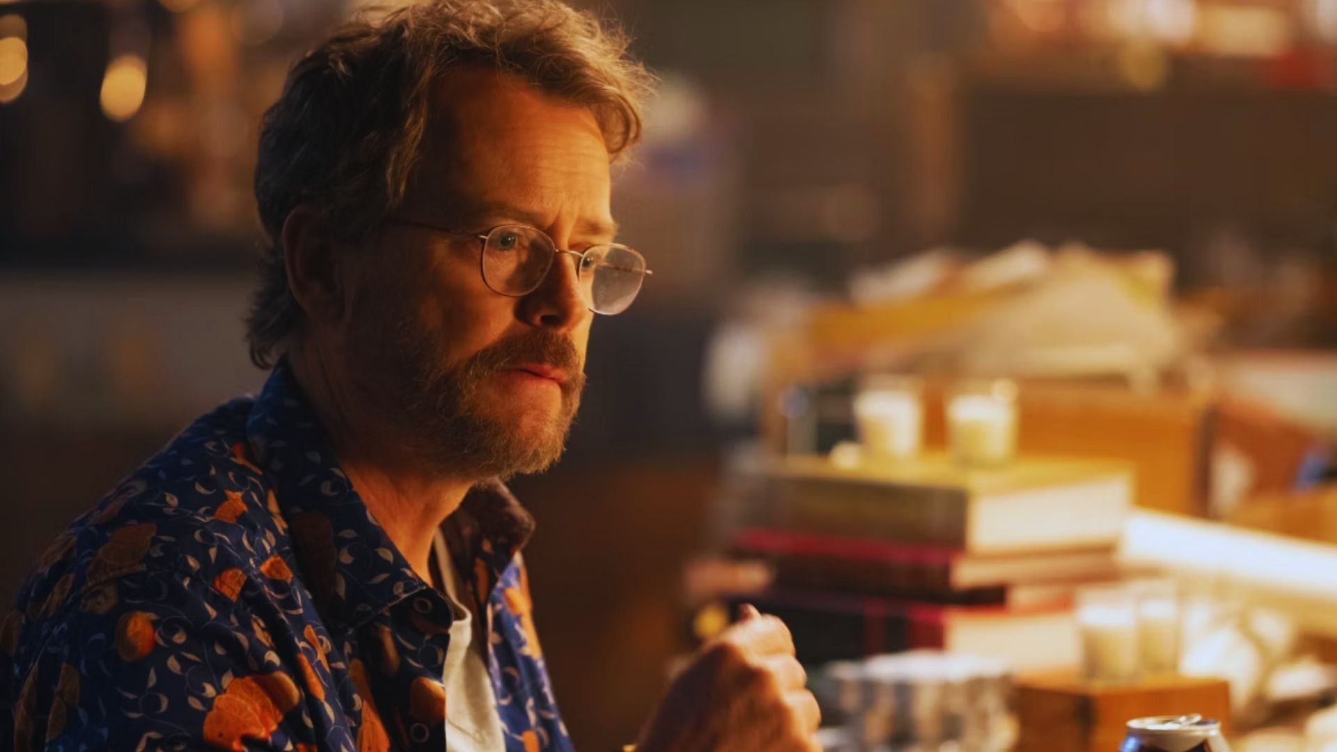 Greg Kinnear as Glen Bateman