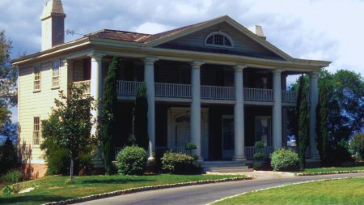 Where Was Casper 1995 Filmed? Real Locations Revealed - GrahmsGuide
