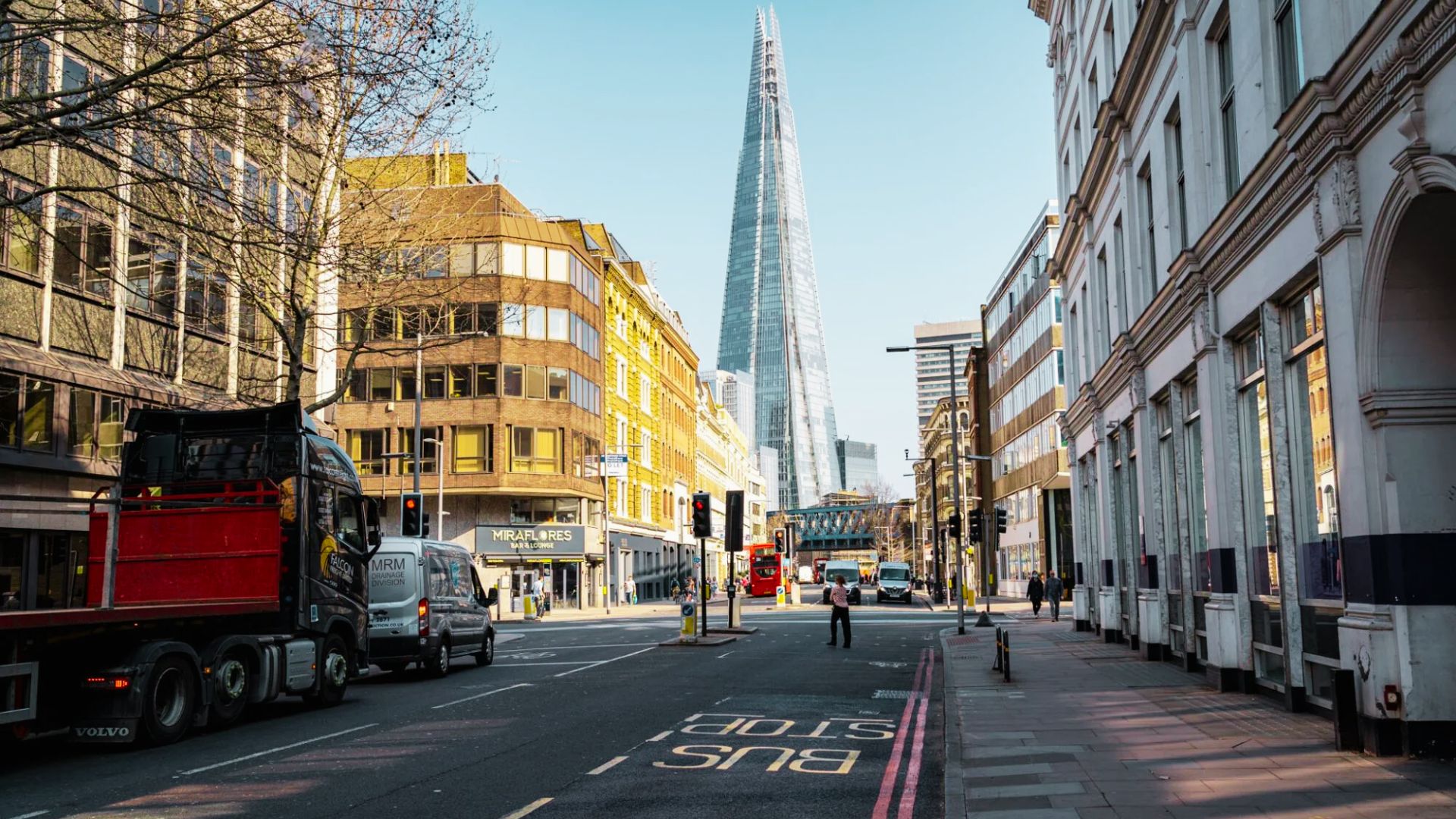 The Shard towering over London Bridge streets provides modern hotel stays with quick access to Borough Market and the City.
