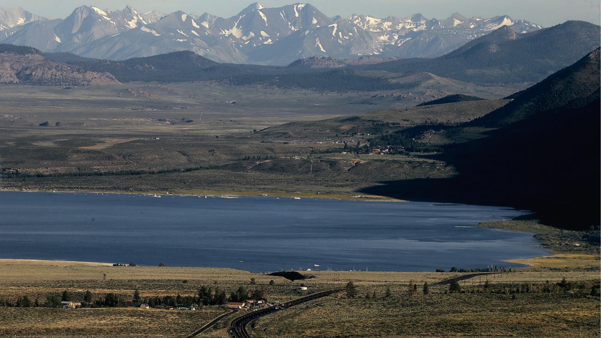 Owens Lake and Eastern Sierra Desert Backdrops
