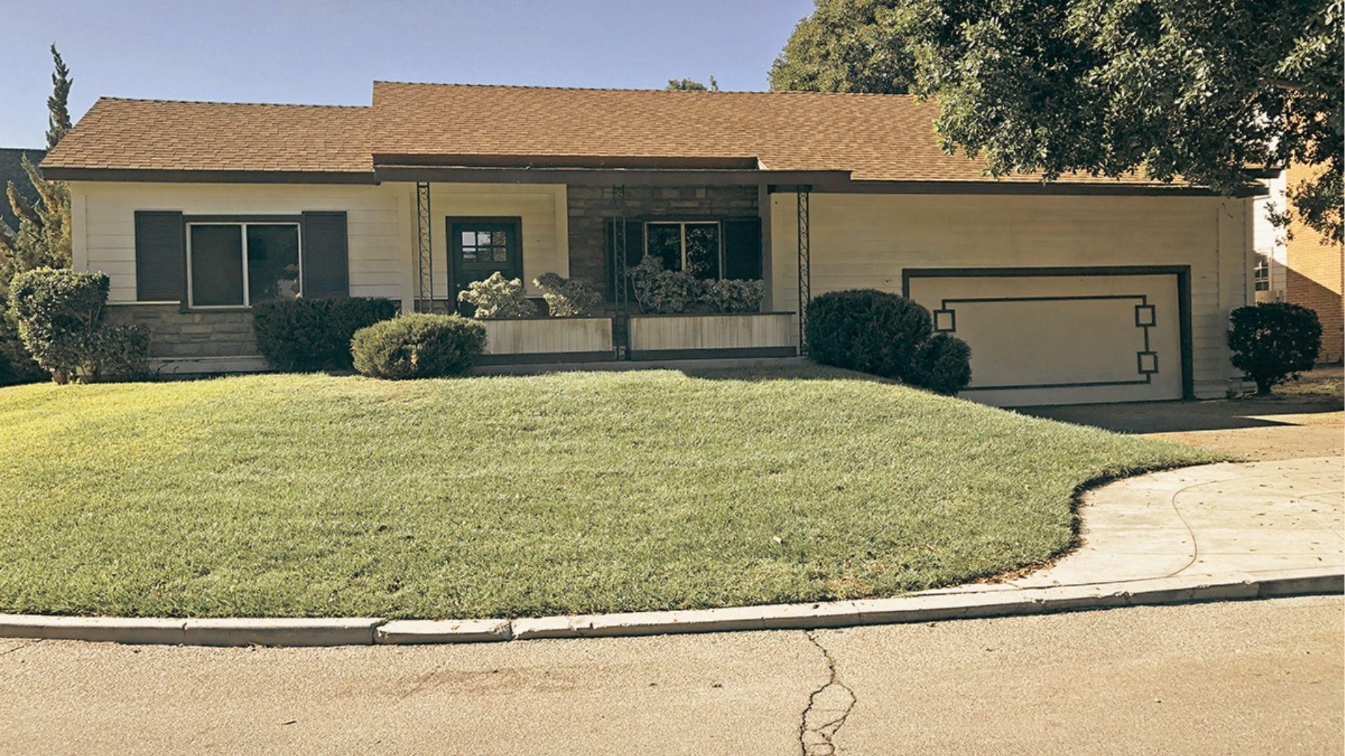 Exterior of the Heck family’s modest 1970s ranch-style home used in The Middle.