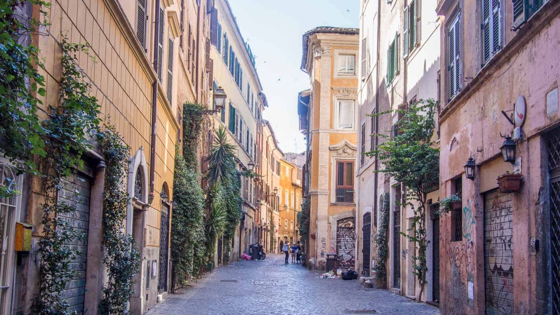A PHOTO OF A STREET IN TRASTEVERE
