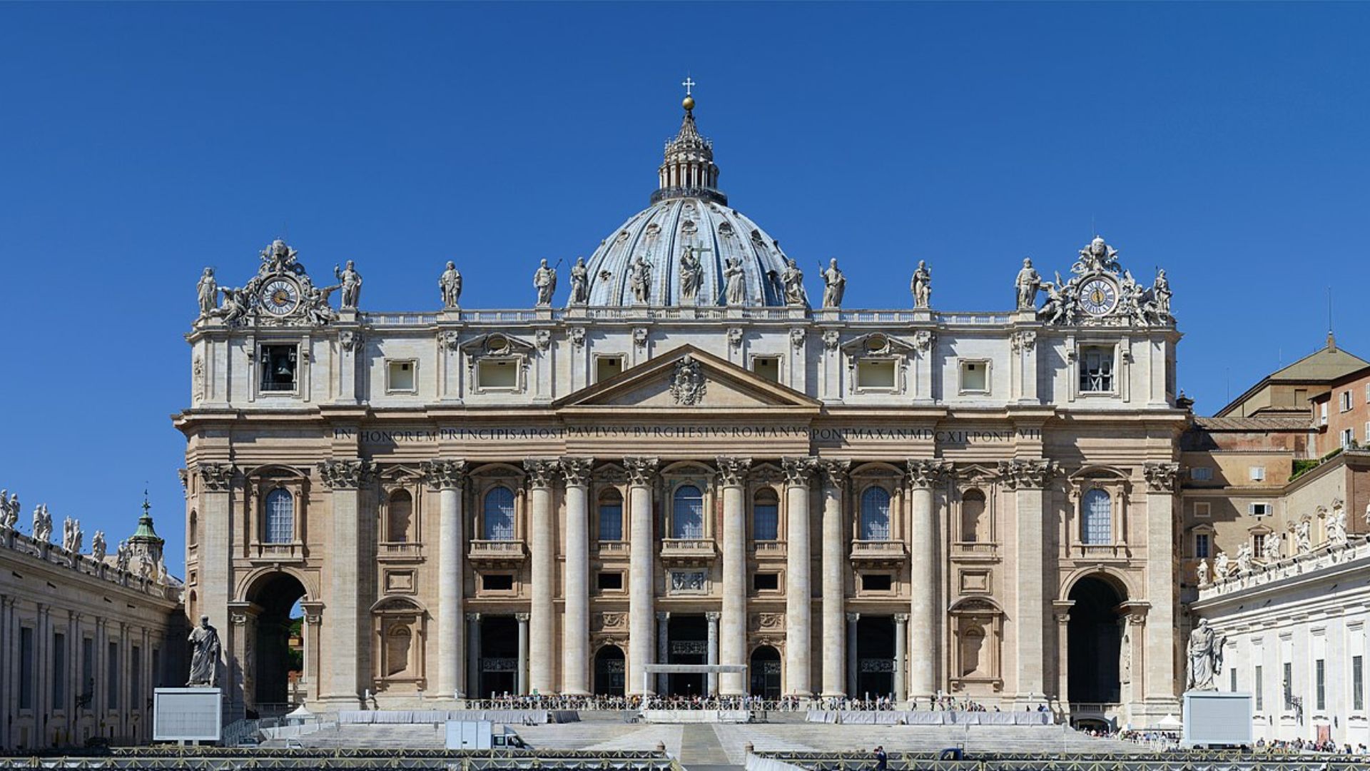 A PHOTO OF ST PETER’S BASILICIA
