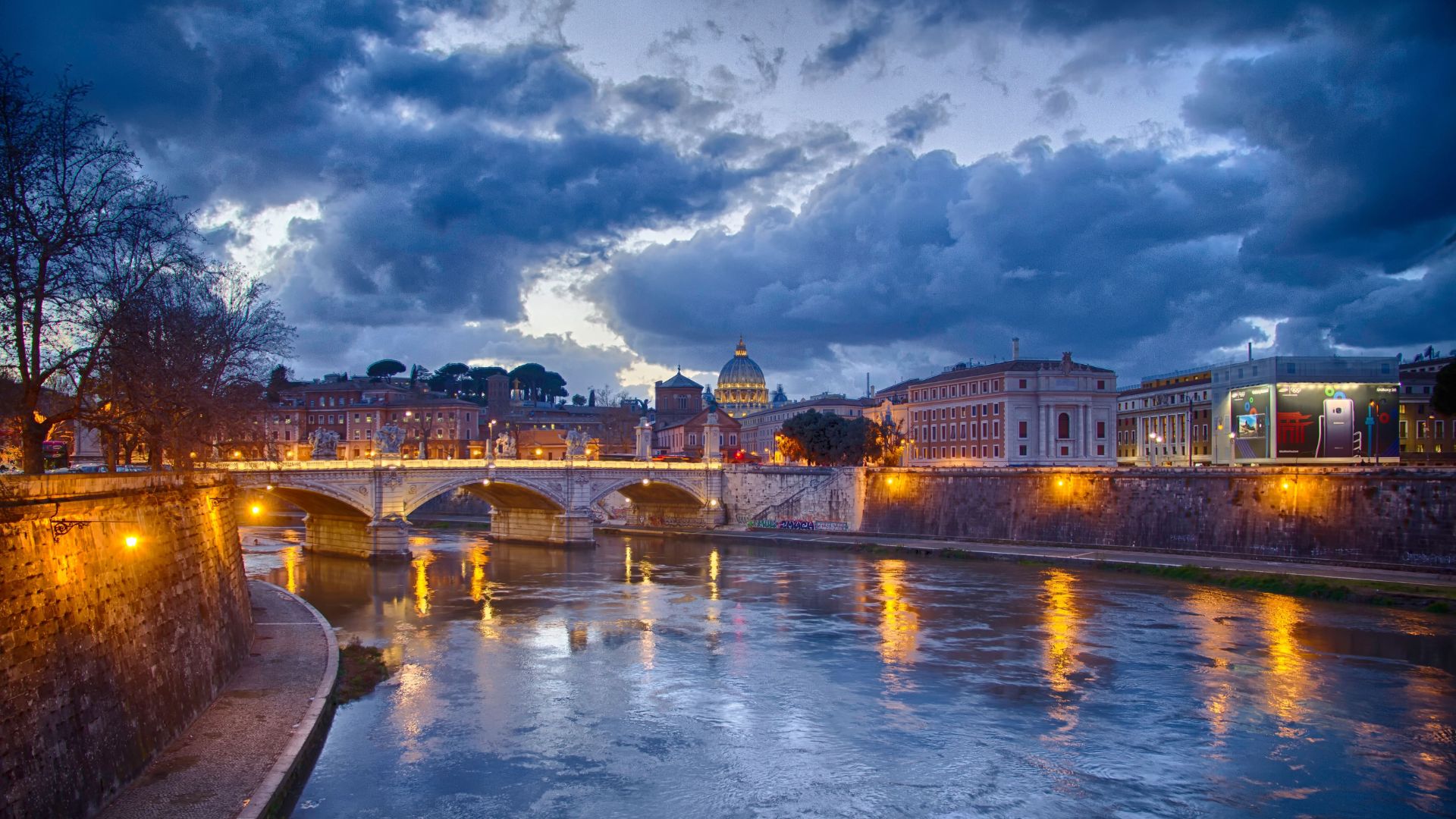 A PHOTO OF TIBER RIVER 
