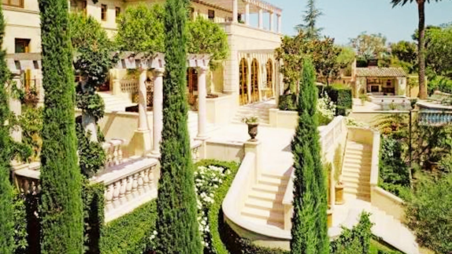 image of a mansion in Beverly Hills.
