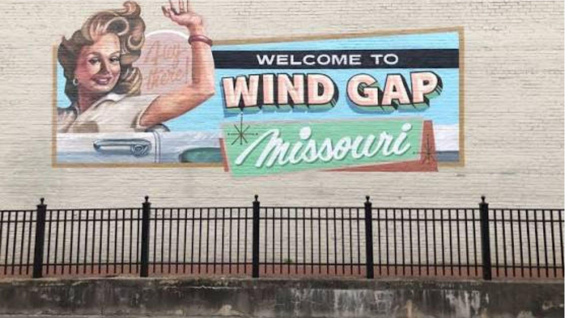 Welcome to Wind Gap Missouri mural seen in HBO’s Sharp Objects series
