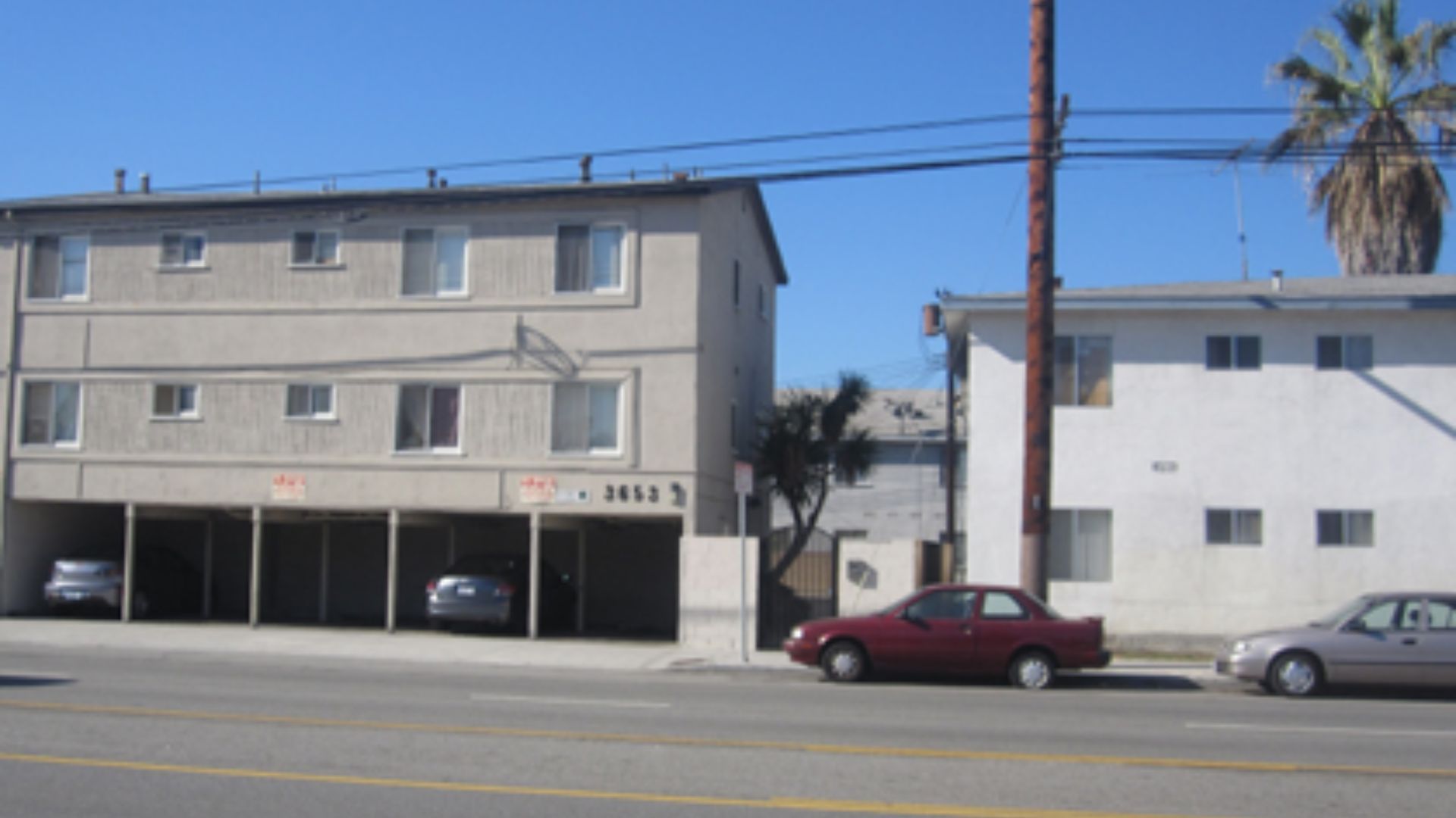 Three-story apartment building at 3653 used as a filming location in The Little Rascals movie