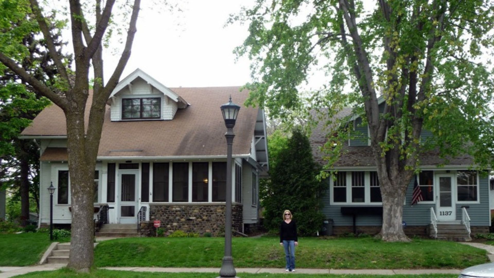 Exterior of two neighboring houses in Saint Paul, Minnesota, used as the homes of John Gustafson and Max Goldman in Grumpy Old Men.