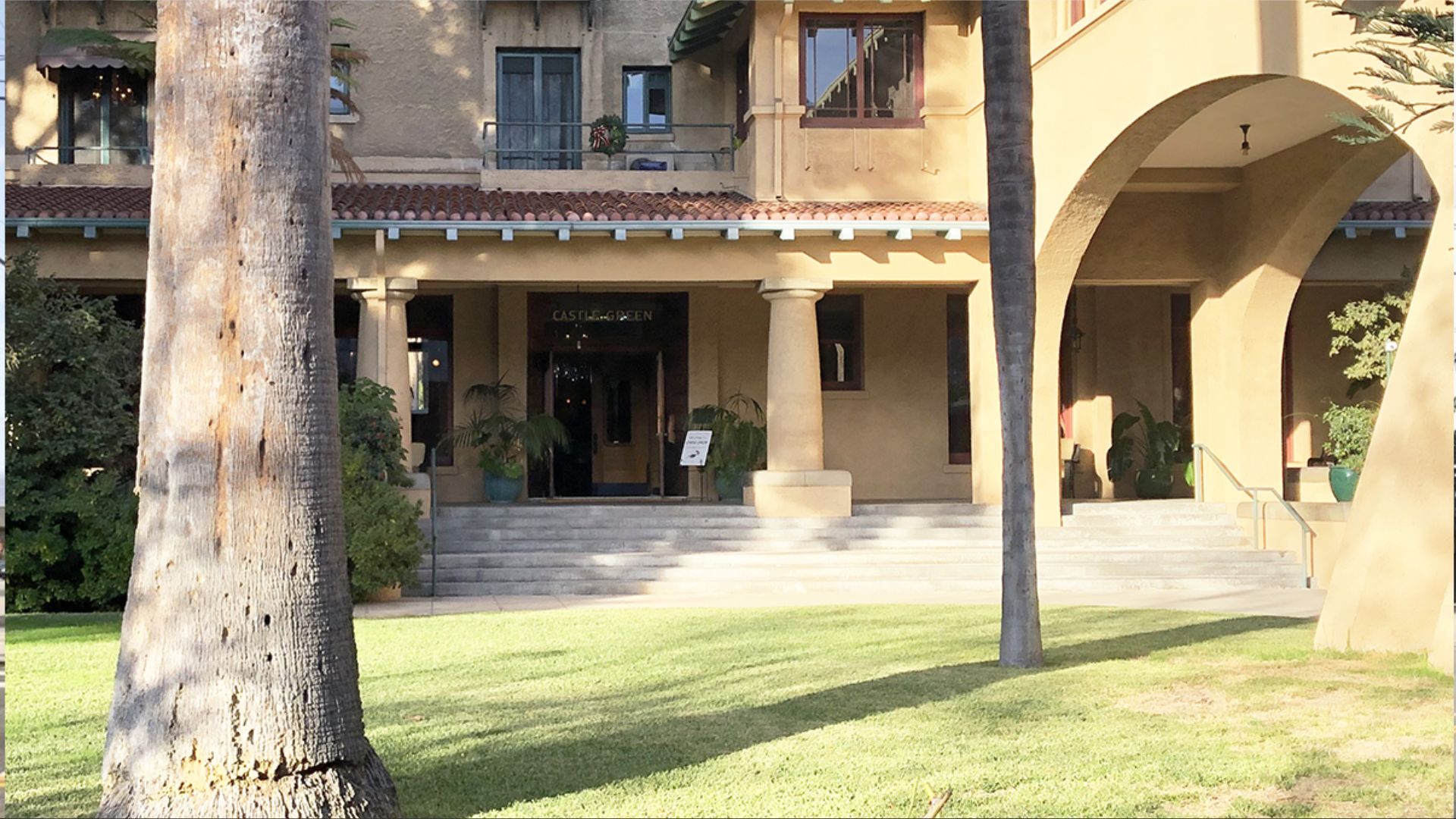 Castle Green Apartments entrance in Pasadena California where Little Rascals ballet recital scene was filmed at 99 S Raymond Avenue