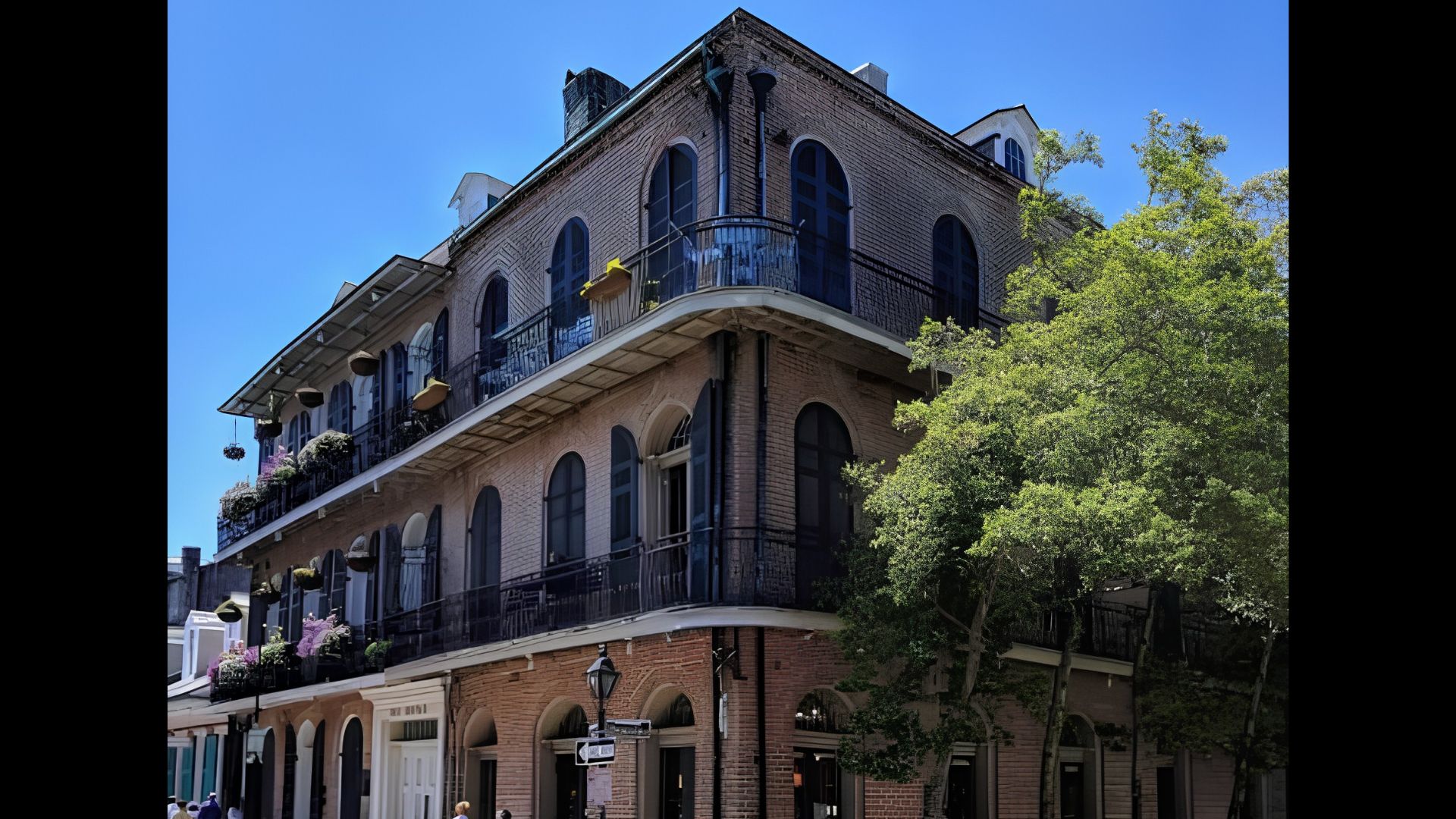 Image showing exterior of the Mikaelson Compound.