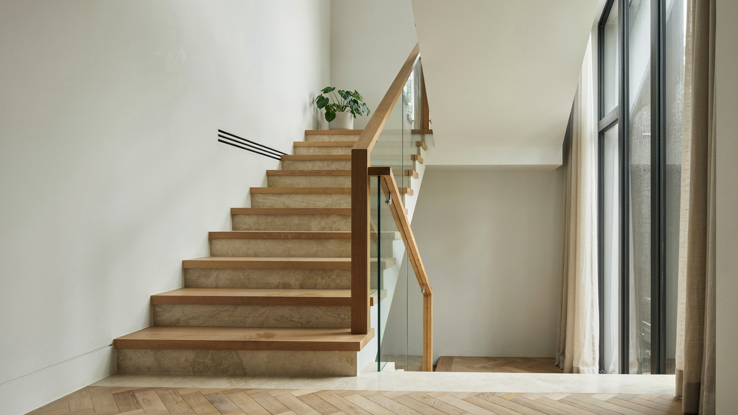 How Humidity and Climate Conditions Impact Indoor Staircase Design and Safety