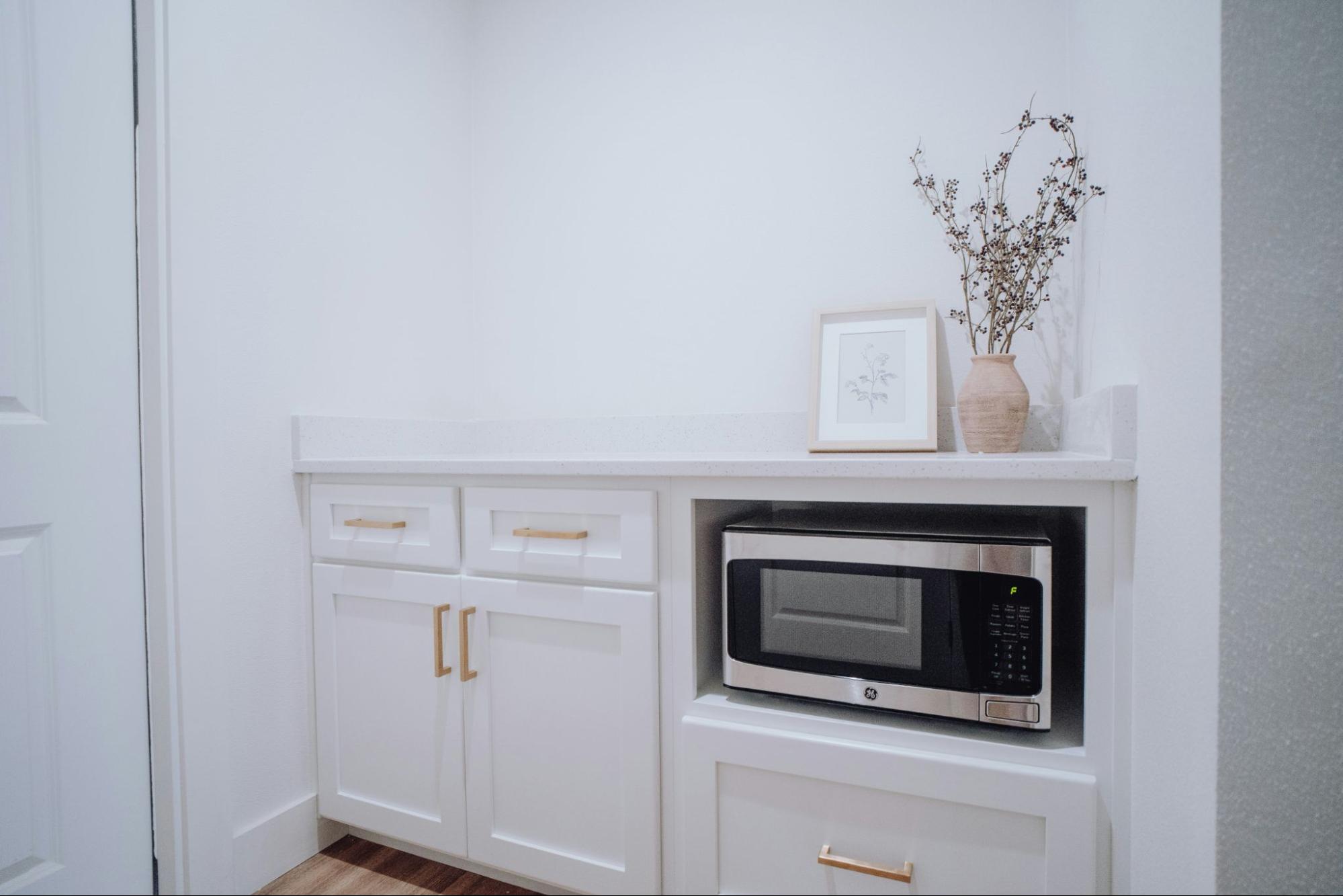 Where to Buy Built-In Microwaves That Fit Your Kitchen Perfectly