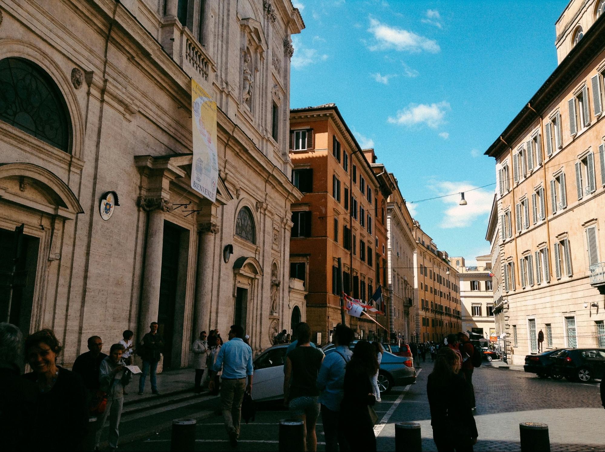 Reading the Layers of Roman History on Foot